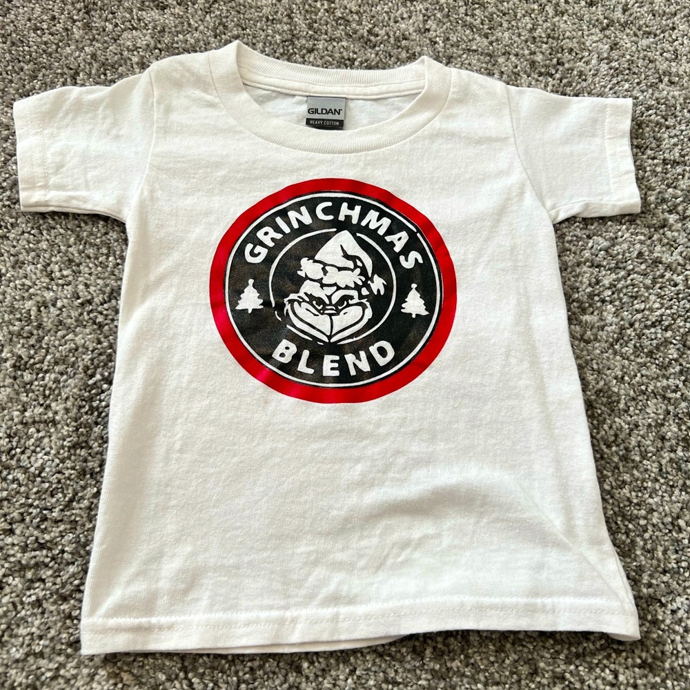 Small Shop Grinch mas tee!